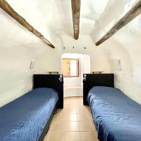 Hébergement de vacances Cave House Yara With Pool And Facilities For Prm