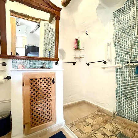 Cave House Yara With Pool And Facilities For Prm Hébergement de vacances